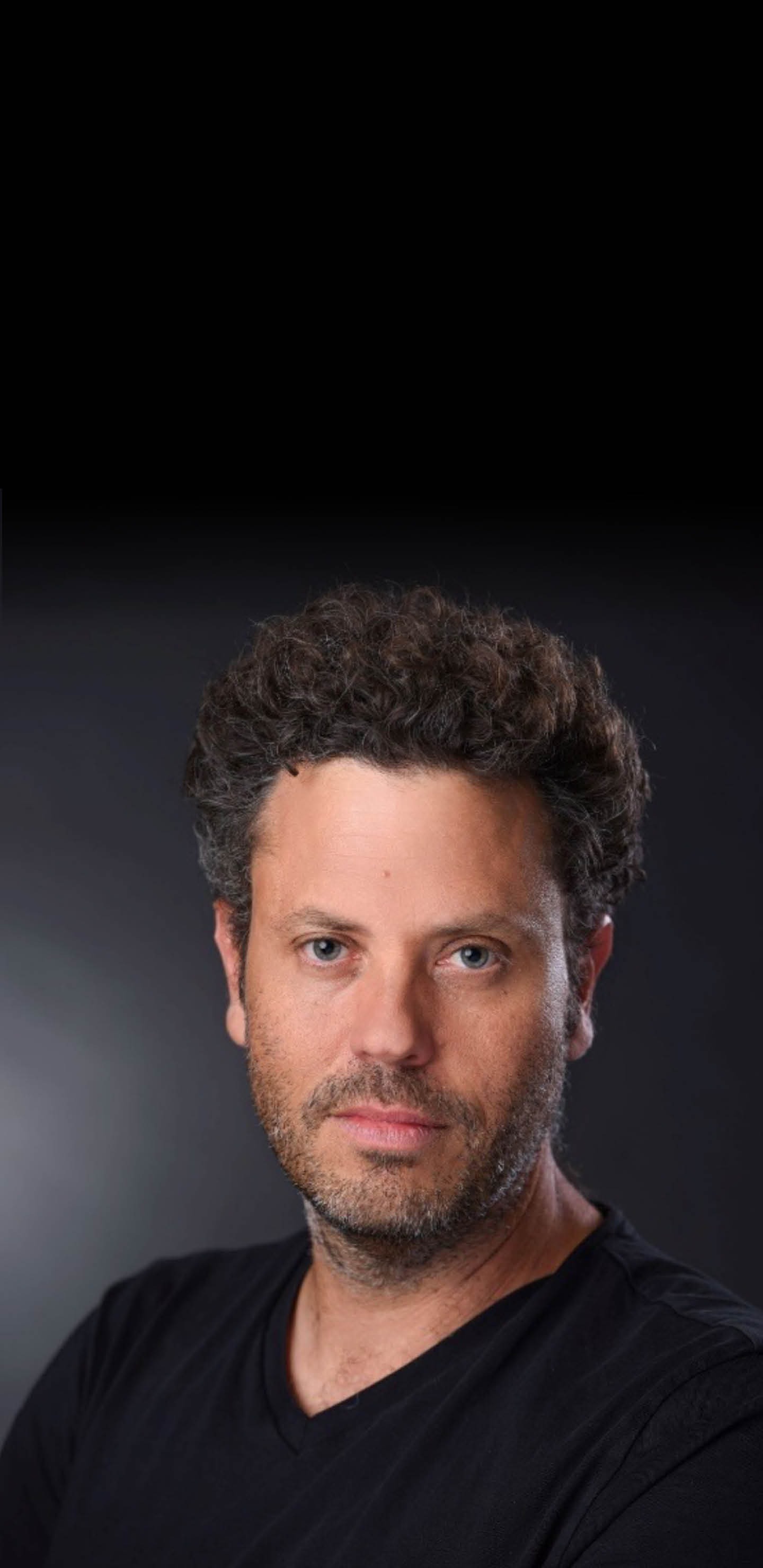 מאחורי המחזות הגדולים – אלי ביז'אווי